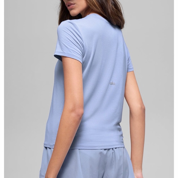 ALO Yoga Tops - ALO NWT XXS All Day Short Sleeve Winter Frost (fits up to small - runs oversized